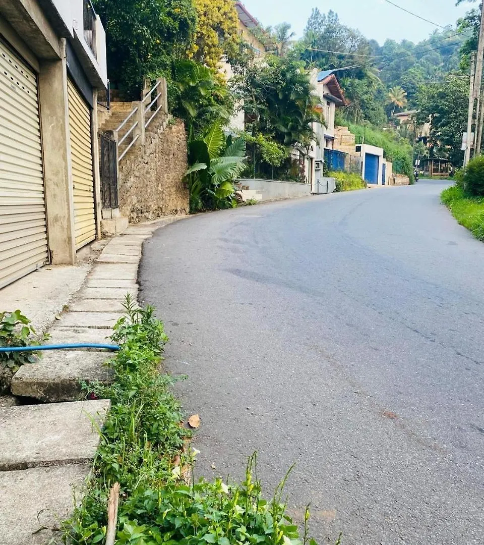 Hostel J Peradeniye Hindagala Homestay